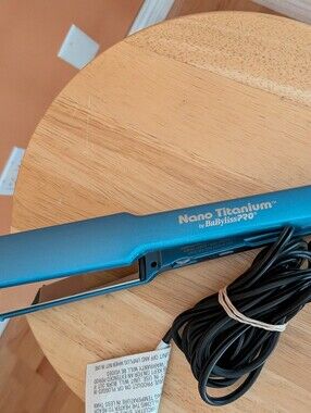BaByliss Nano Titanium Flat Iron in Metallic Teal